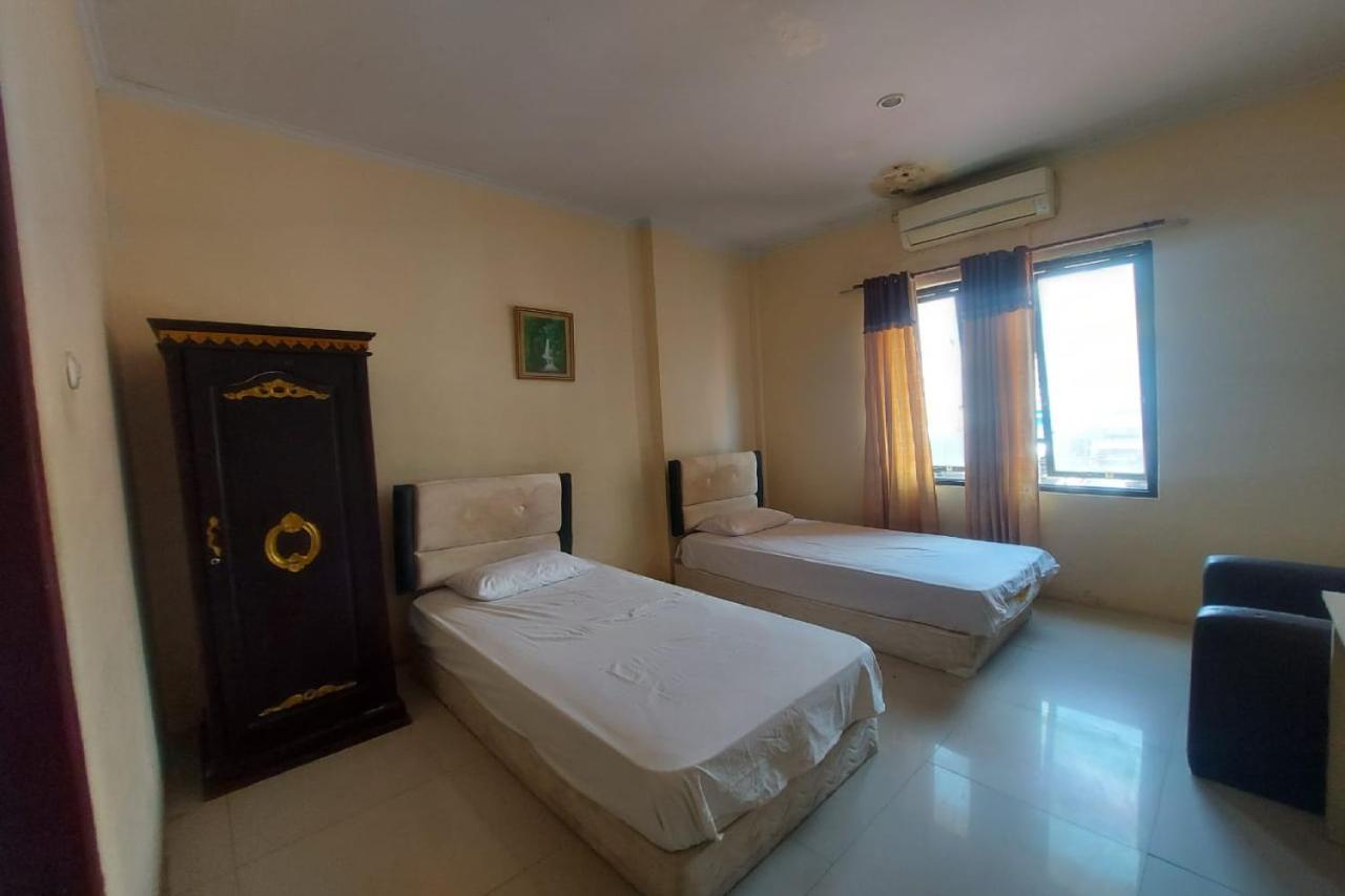 Hotel Mulia Kendari Mitra Reddoorz Pipulu Екстериор снимка